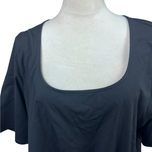 NWT Torrid scoop neck sculpting knit deep black top size 3-3X/22-24 - Picture 3 of 10